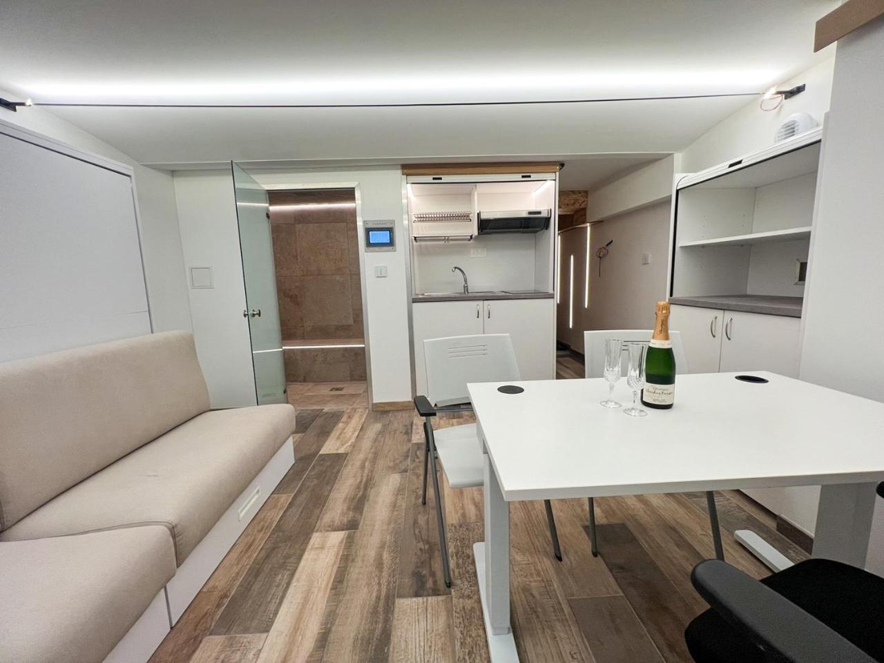 Le Switch Souplex Avec Hammam Privatif Apartment Лил Екстериор снимка