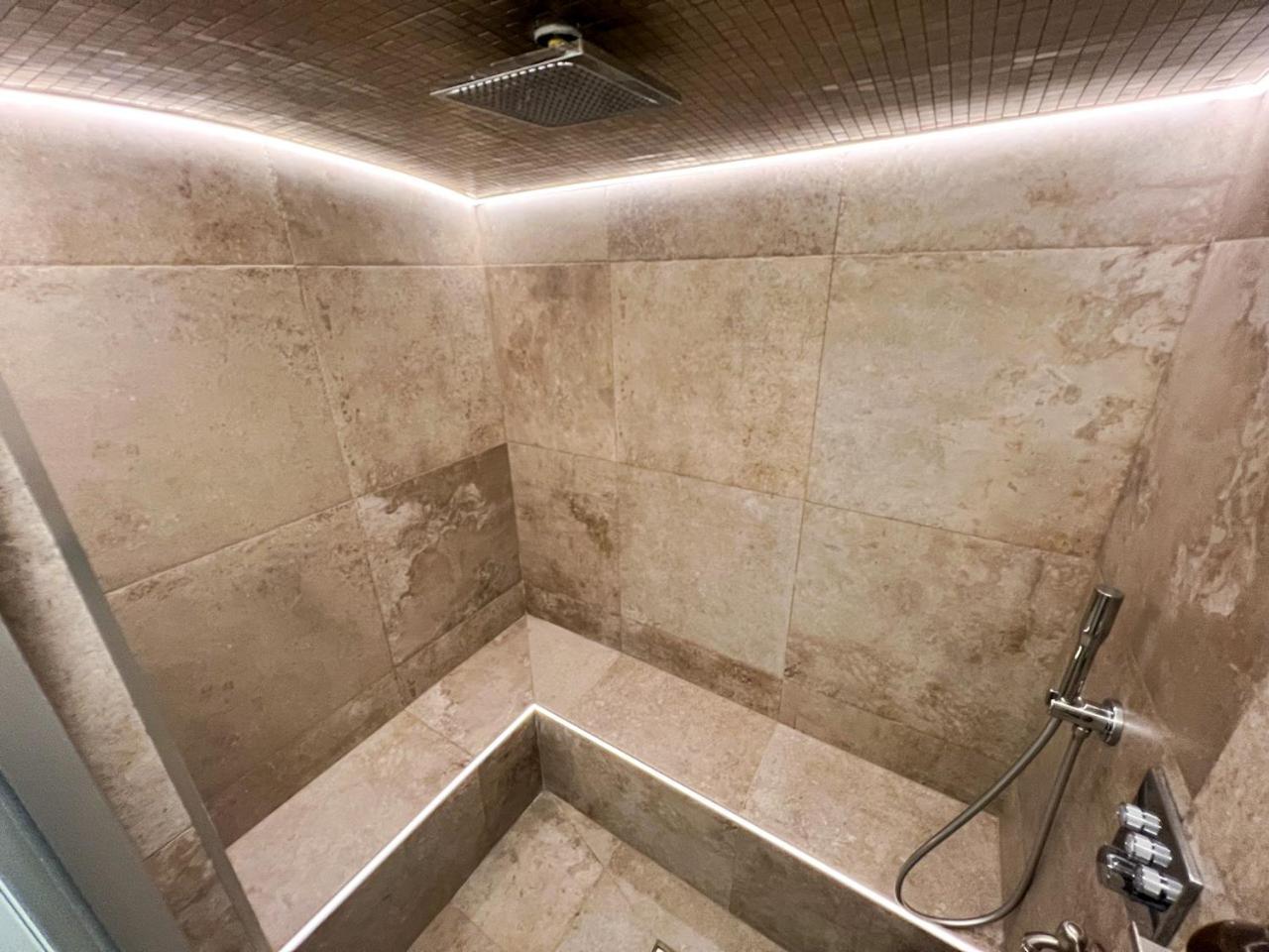 Le Switch Souplex Avec Hammam Privatif Apartment Лил Екстериор снимка